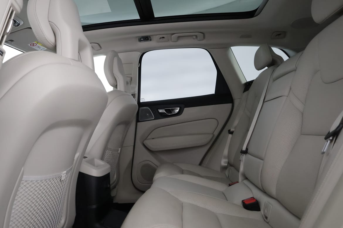 Volvo XC60 2018 - miniatyr 10