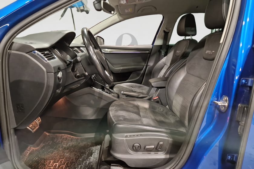 Bild 3 av Škoda Octavia Scout TDI 184 HK DSG AWD PREMIUM D-VÄRM DRAG