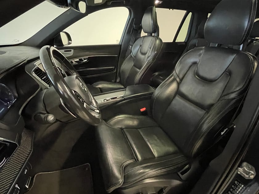 Bild 5 av Volvo XC90 7 Säten B5 AWD Diesel R-Design 7-säten Drag Luftfjädring HuD 360 Nav