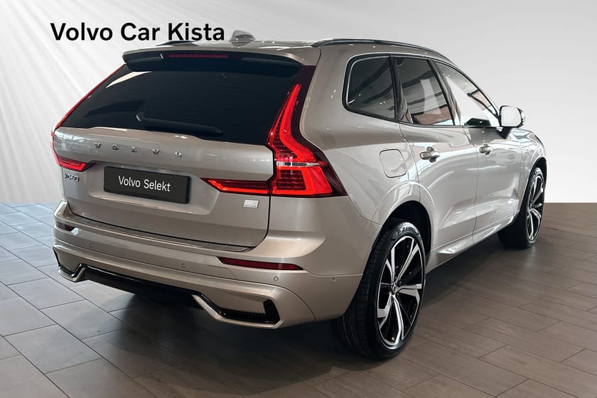 Bild 5 av Volvo XC60 Recharge T6 II Ultimate Dark B/W Pano Drag HUD