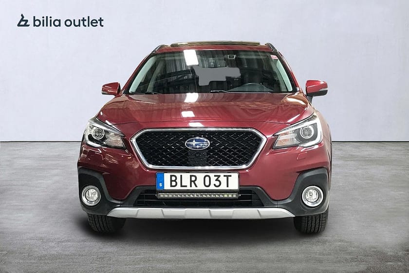 Bild 3 av Subaru Outback 2.5 4WD aut Summit 175hk Panorama Navi Drag Backkamera