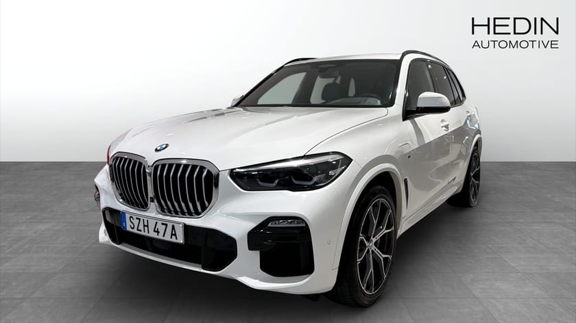 Bild 1 av BMW X5 xDrive45e iPerformance M-sport Head-up Aktiv farth Värmare Drag 360°