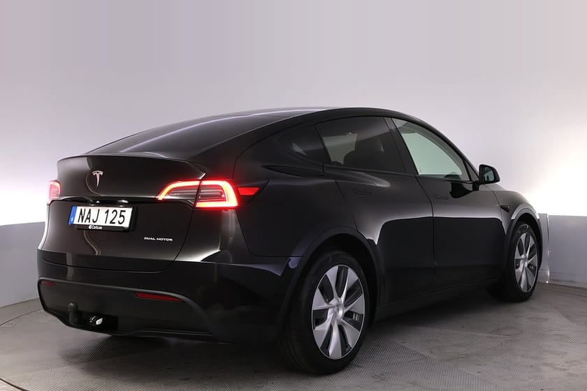 Bild 5 av Tesla Model Y Long Range AWD Autopilot Panorama Drag