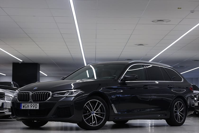 Bild 3 av BMW 530e xDrive Touring M Sport HUD 360 MOMS Navi Drag