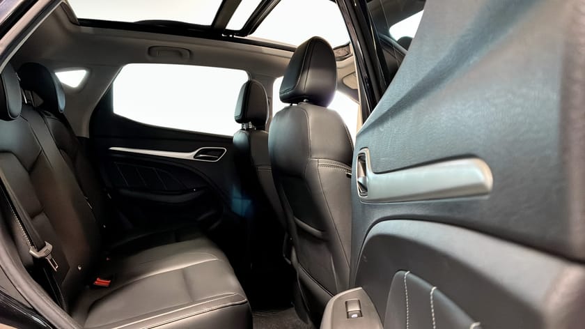 Bild 5 av MG ZS EV LUXURY Navi Panorama Skinn CarPlay