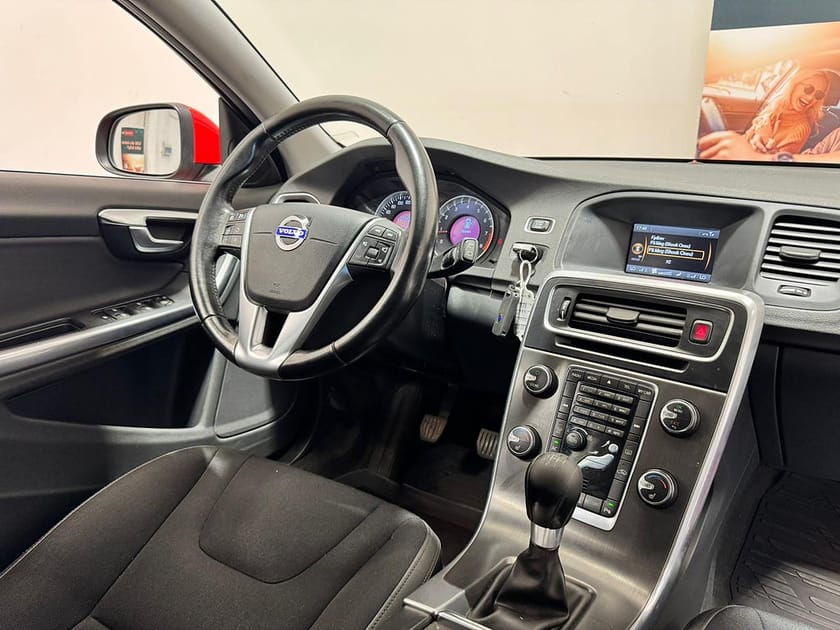 Bild 2 av Volvo V60 T3 Momentum Euro 5 Kamrem bytt!!