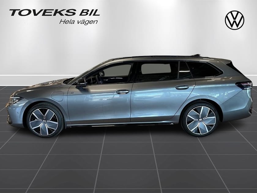 Bild 2 av Volkswagen Passat Variant eHybrid 272 DSG6 R-LINE