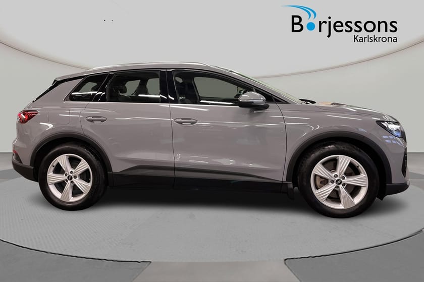 Bild 2 av Audi Q4 45 e-tron quattro PROLINE 265hk Keyless Assitanspaket