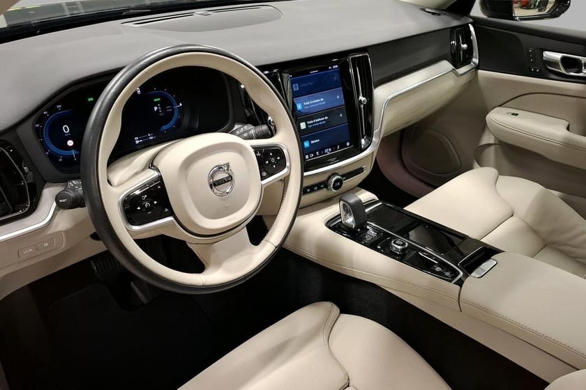 Bilde 5 av Volvo V60 T6 II 350Hk AWD Long Range Plus Dark