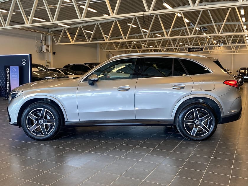 Bild 4 av Mercedes-Benz GLC 300 d e 4MATIC de, 4MATIC, 9G-T, AMG Line, Minnespaket