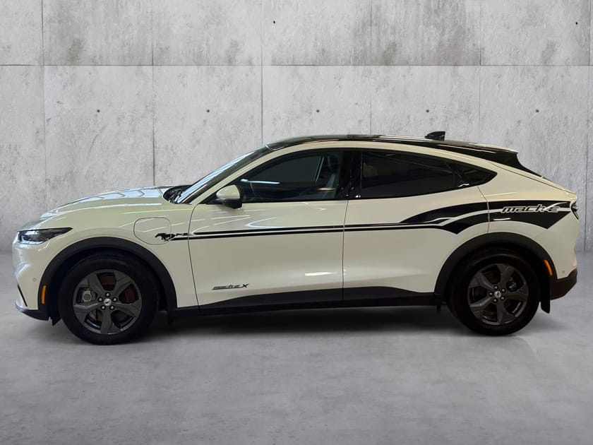 Bilde 2 av Ford Mustang Mach-E Long Range Blindsonevarsling I 360 kamera I El. seter I Panorama