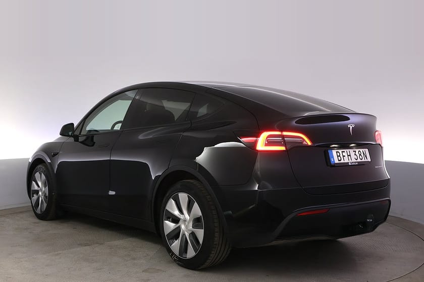 Bild 4 av Tesla Model Y Long Range AWD Uppgr. Autopilot Pano Drag