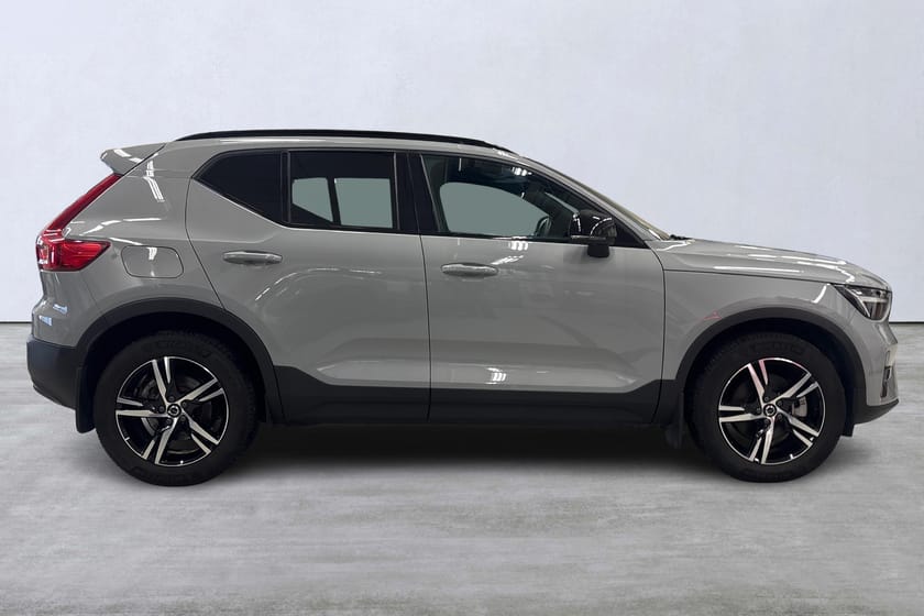 Bild 3 av Volvo XC40 B3 FWD Bensin Plus Dark