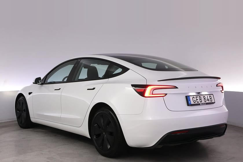 Bild 4 av Tesla Model 3 Standard Range Highland Autopilot Panorama