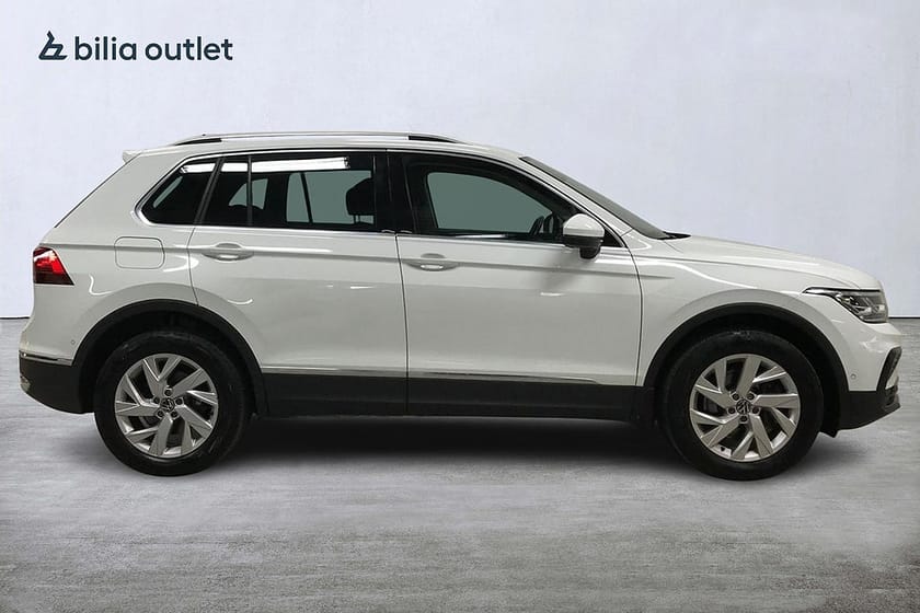 Bild 5 av Volkswagen Tiguan eHybrid 1.4 TSI Elegance DSG 245hk Cockpit Drag B-kam