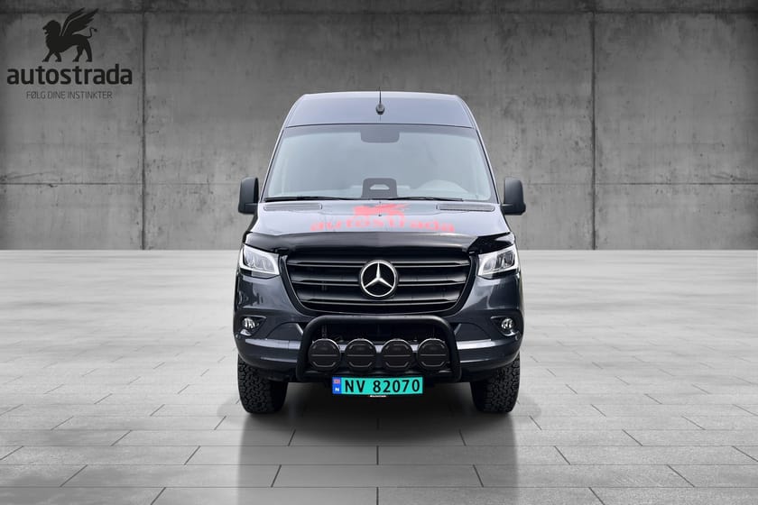 Bilde 2 av Mercedes-Benz Sprinter 319 CDI 4x4 Panel Van Webasto.hengerfeste.3 seter