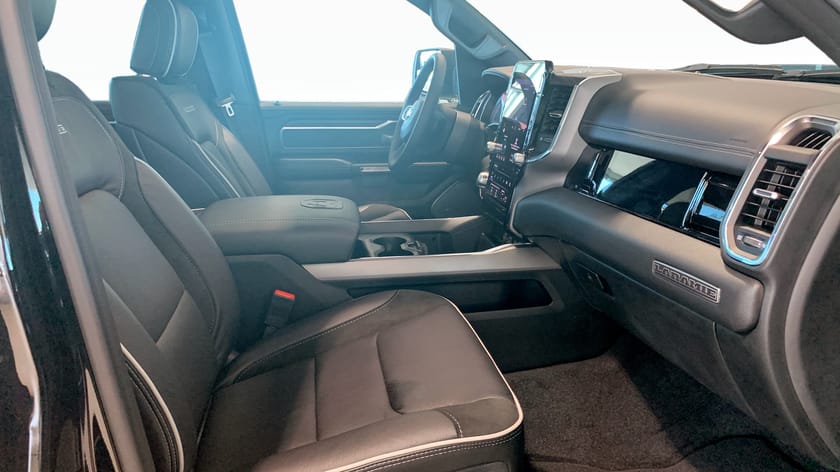 Bild 3 av RAM 1500 Crew Cab Laramie 3.0 420hk Night Edition