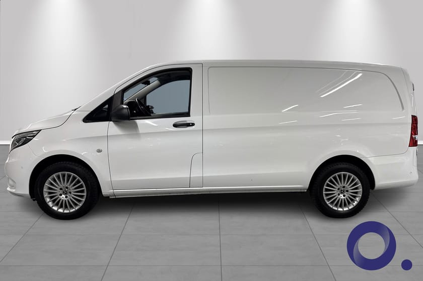 Bilde 5 av Mercedes-Benz Vito 119 CDI 4x4 3.0t SIDEHENGSLET BAKLUKE, 3 SETER, RYGGEKAMERA, PARKSENSOR