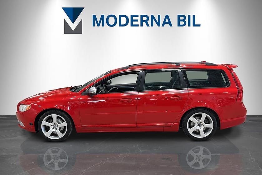 Bild 2 av Volvo V70 2.5FT R-Design 231hk Drag M-värm Adaptiv BLIS Skinn