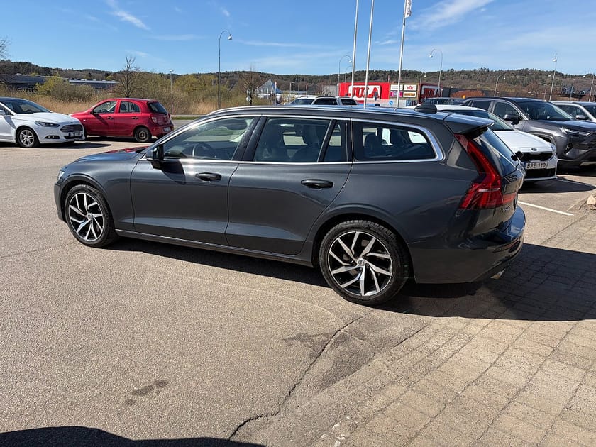 Bild 3 av Volvo V60 T5 Momentum, AUT, Nav, Backkamera, Rattvärme, värmare