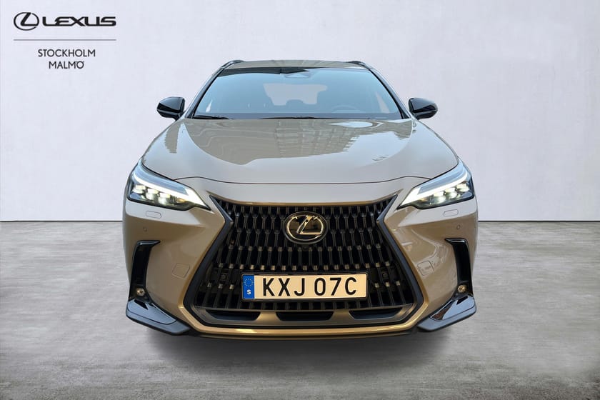 Bild 3 av Lexus NX 450h+ Overtrail AWD 309hk Drag 360° HUD P-värm Keyless