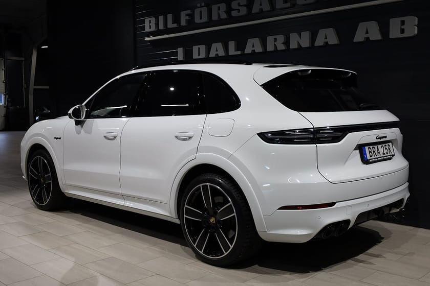 Bild 4 av Porsche Cayenne E-Hybrid Platinum Edition SportDesign 462hk
