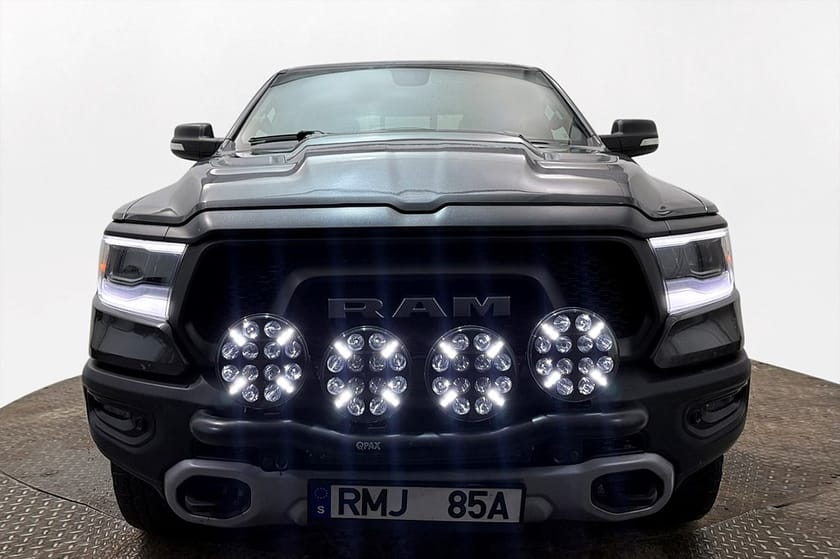Bild 3 av RAM 1500 Crew Cab 5.7 V8 HEMI 4x4 REBEL Drag Läder Pano Navi Kamera 395hk