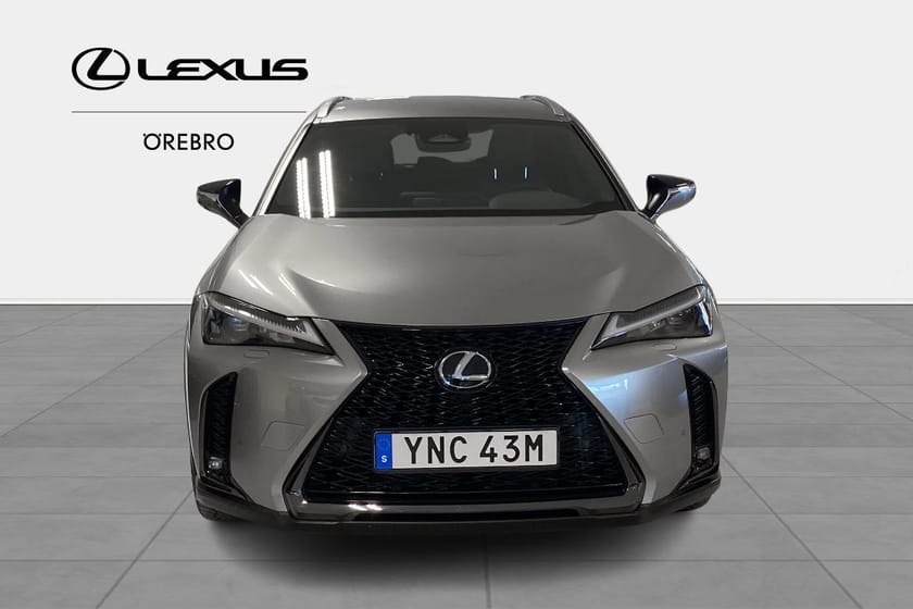 Bild 2 av Lexus UX 300h F Sport Design FWD V-Hjul