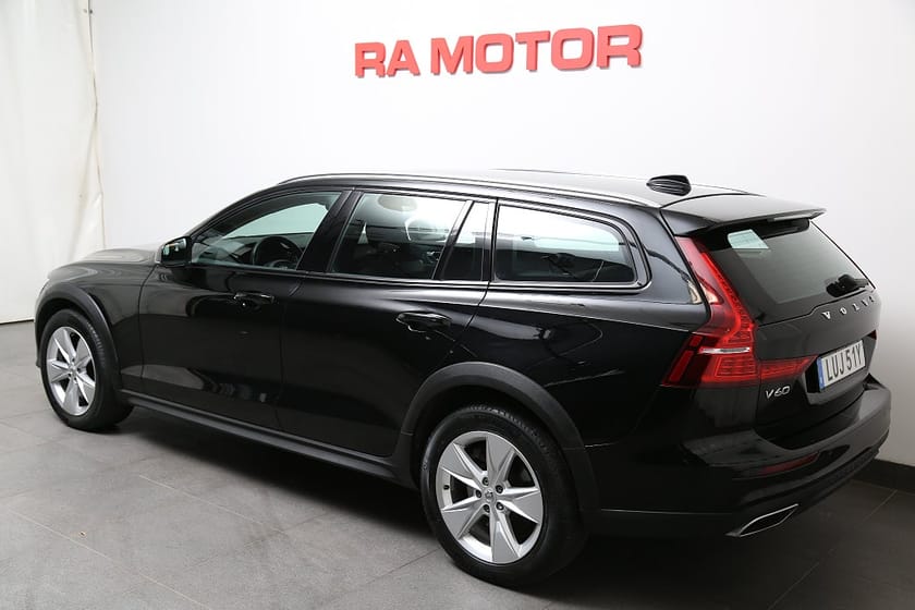 Bild 4 av Volvo V60 Cross Country B4 Diesel 197hk Momentum AWD Aut Kamera VOC