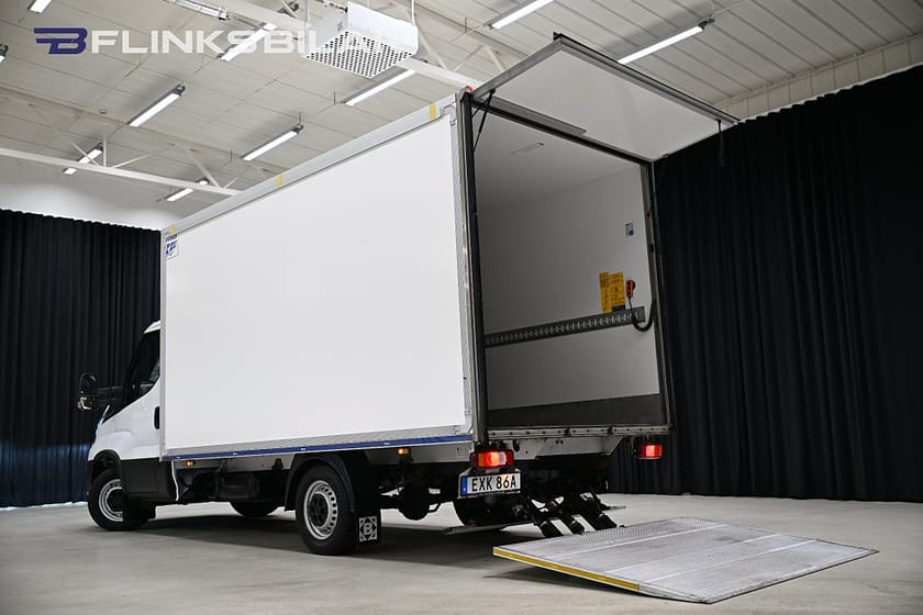 Bild 4 av Iveco Daily 35-160 Chassi Cab 156HK Automat|Volymskåp|BG-Lyft|LED|Backkamera|Leasbar
