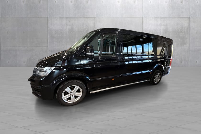 Bilde 2 av Volkswagen Crafter 4WD flott 10-seter minibuss med det meste av utstyr.