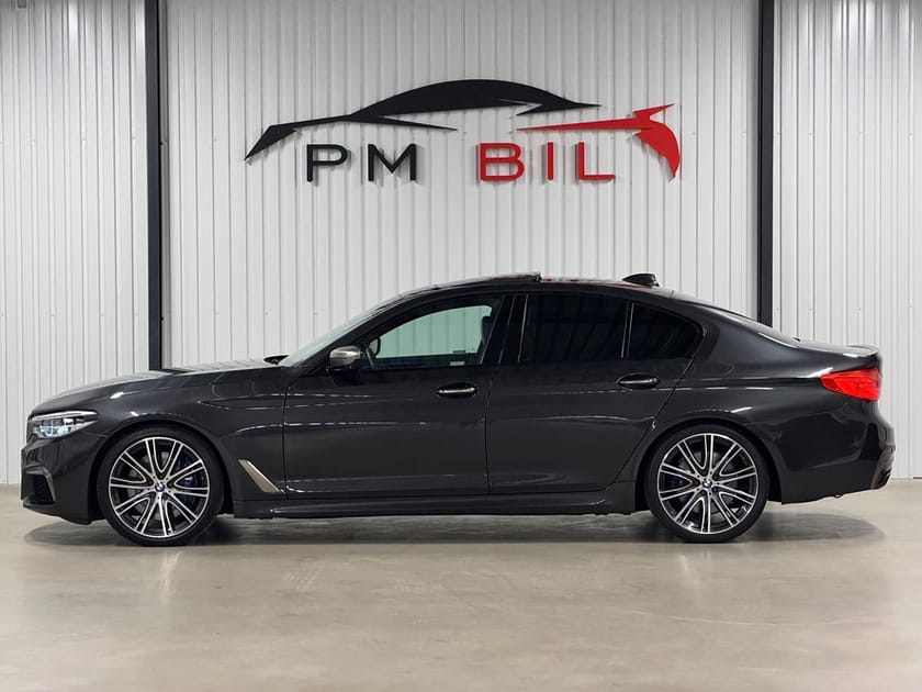 Bild 5 av BMW M550i xDrive Sedan M550 Ultimate Edition / Svensksåld / B&W / S&V-Hjul