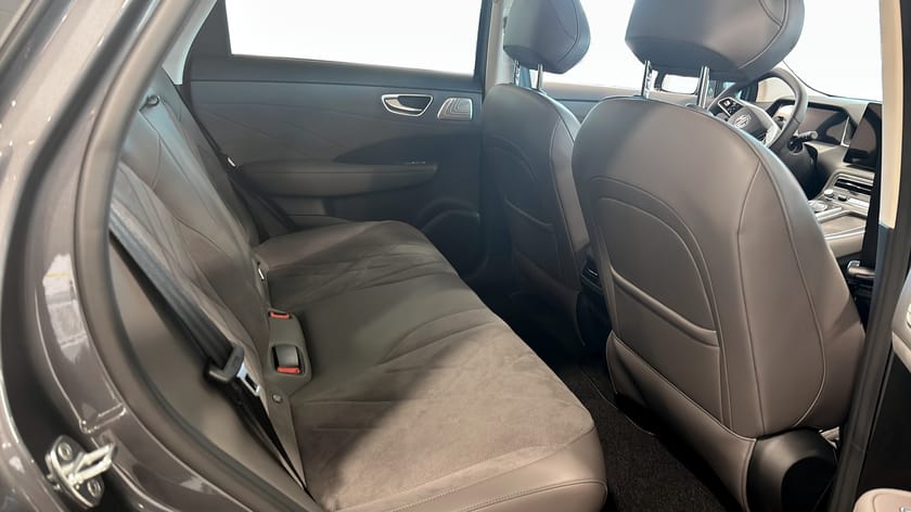 Bild 5 av MG S6 EV Dual Motor LUXURY 77 KWH AWD - LADDKORT 15 000KR