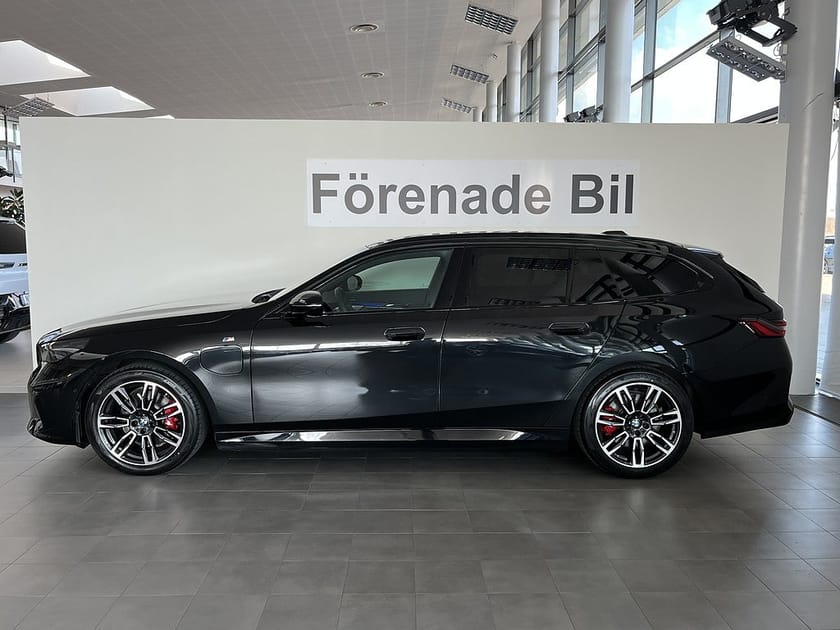 Bild 3 av BMW 530e xDrive Touring 4,95 ränta M SportPro Drag H/K Adptfarth