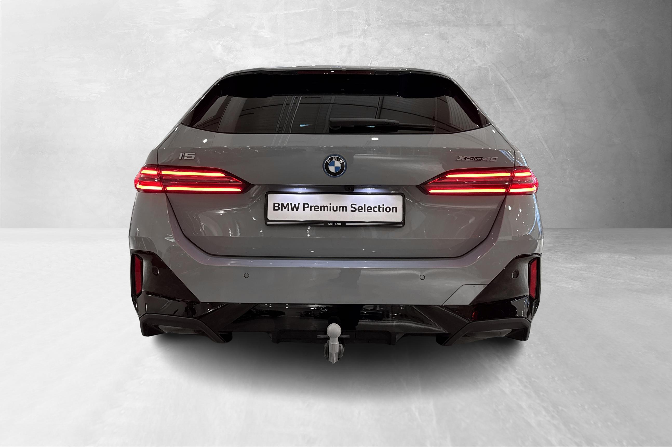 Thumnail bilde 3 av BMW i5 xDrive40 Touring