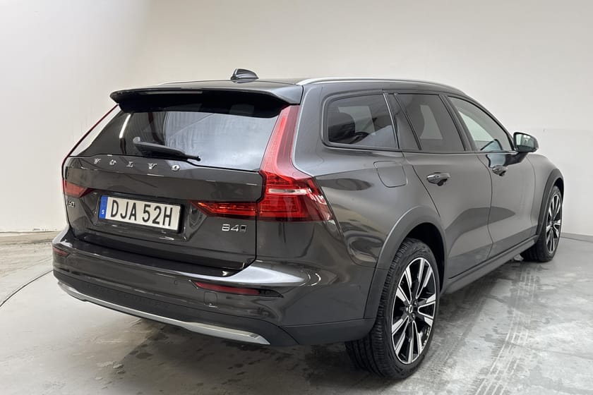 Bild 3 av Volvo V60 Cross Country B4 AWD Diesel Plus Bright Pano