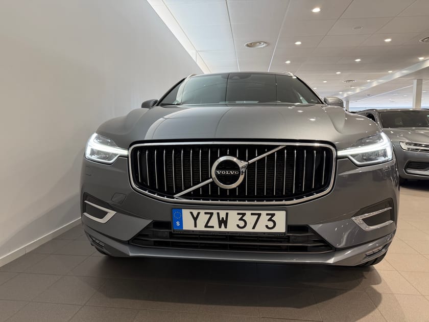 Bild 2 av Volvo XC60 T5 II AWD Inscription / Panorama / Dragkrok / Automatisk baklucka / Adaptiv farthållare / Minnesstol / Elektrisk stol /