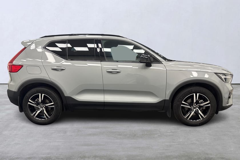 Bild 3 av Volvo XC40 B3 FWD Bensin Plus Dark