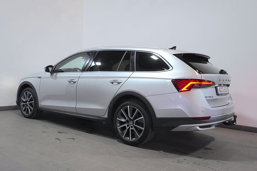 Bild 4 av Škoda Octavia Scout Skoda 2.0 TDI 4x4 Värmare Cockpit Drag MOMS
