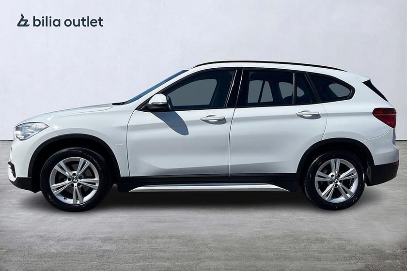 Bild 3 av BMW X1 sDrive18d Sport Line 150hk / Drag Sensorer Bluetooth