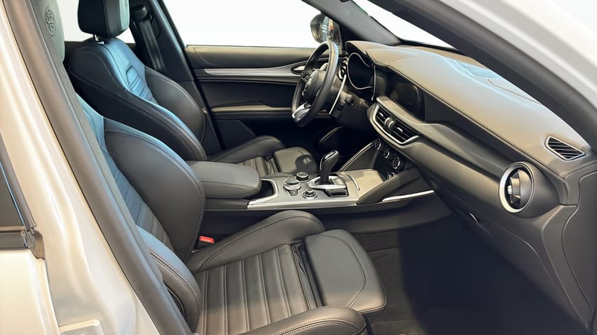 Bild 3 av Alfa Romeo Stelvio VELOCE 2.0 280HK AT8 AWD
