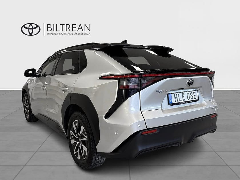 Bild 4 av Toyota bZ4X AWD Executive Bi-Tone Panorama 20" V-hjul Ingår