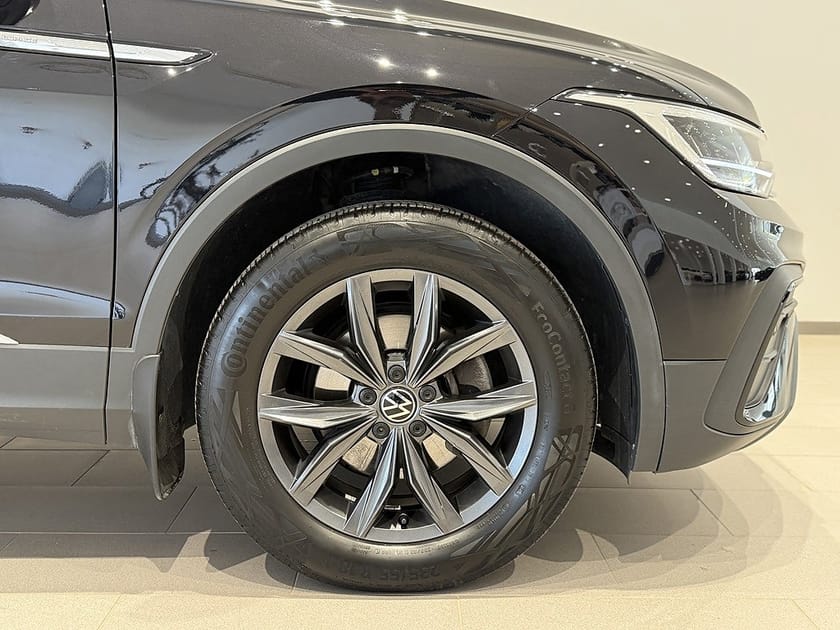 Bild 4 av Volkswagen Tiguan Allspace 5-sätes 1.5 TSI 150HK Drag B-kamera Elbaklucka