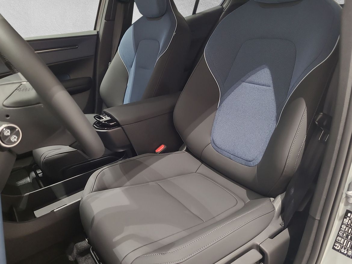 Bild 3 av 6 på bilen