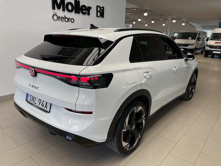 Bild 5 av Volkswagen T-Roc R-Line BlackStyle 1.5 eTSI 150 hk DSG|Head Up|Matrix