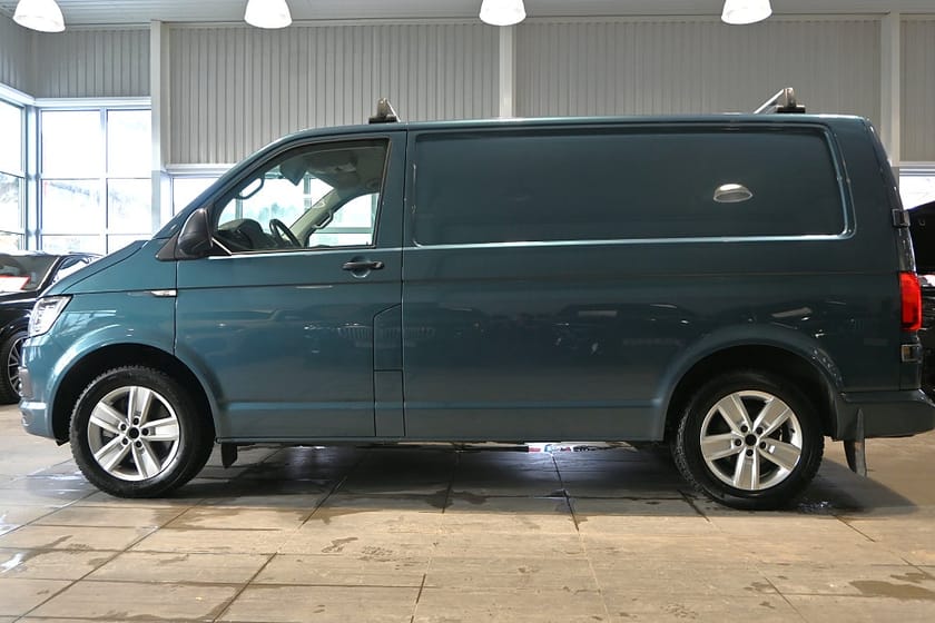 Bild 2 av Volkswagen Transporter T30 2.0 TDI DSG 4Motion LED Värmare Drag