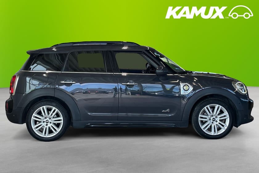 Bild 2 av MINI Countryman Cooper SE ALL4 Automatic, 224 hk  H/K Pano Skinn