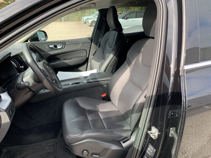 Bild 5 av Volvo XC60 B4 Diesel Momentum Advanced Edt//Backkamera//