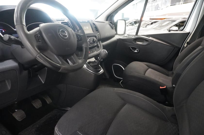Bild 2 av Opel Vivaro Skåpbil Dubbelhytt Crewvan 2.9t 1.6 CDTi Biturbo