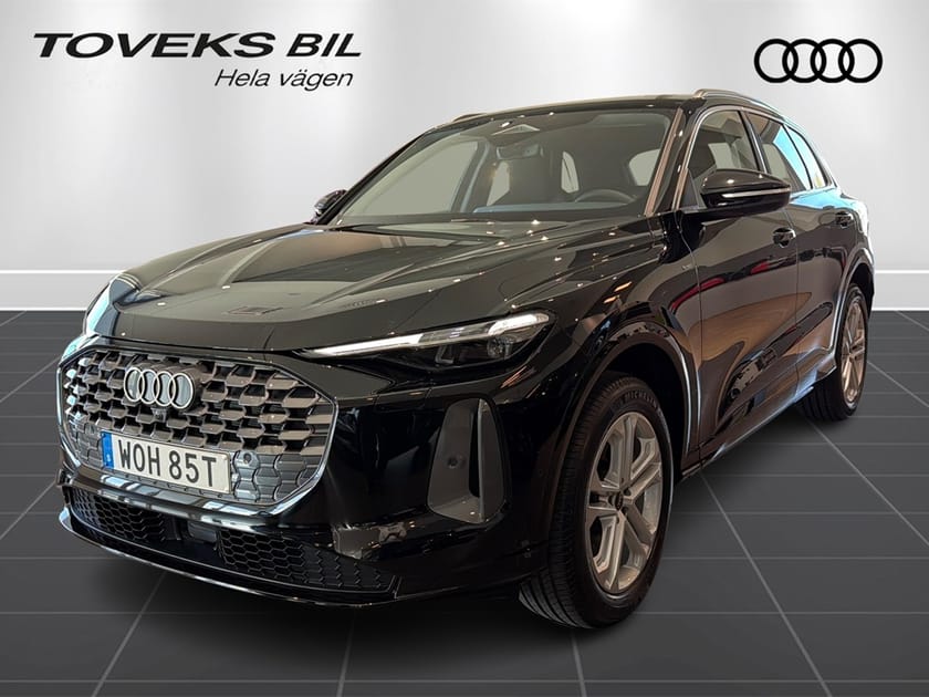 Bild 1 av Audi Q5 e-hybrid quattro 299 HK S TRONIC TECH PLUS
